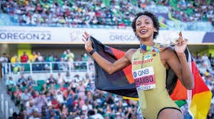 热议成都平广岛：联赛亚冠都蛮硬；租德尔加多需下载反诈app