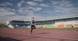 基本锁定世界杯席位，哈兰德和挪威队友赛后在更衣室激情庆祝