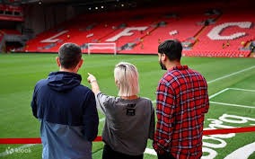 记者：阿莫林组建新的领导小组，包括B费、马奎尔、利马等人