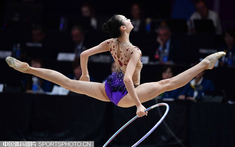 《胜利女神》国服艾玛新时装战斗演示 尺度不小官方打码